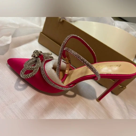 Pink and White Bow-Embellished Women's Accessory - Picture 7 of 8